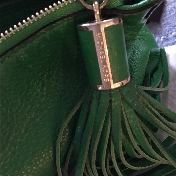 Michael kors green leather purse - Picture 4 of 6